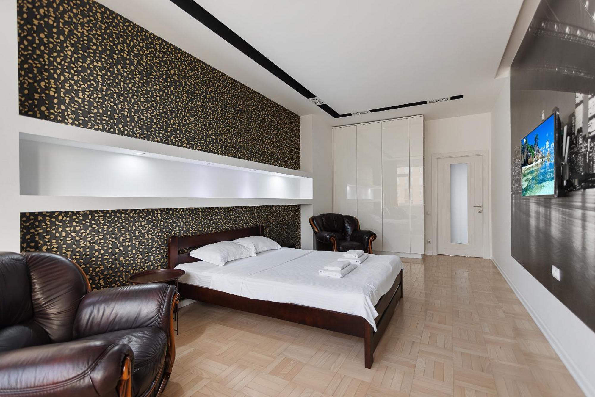 Pearl Apartment *